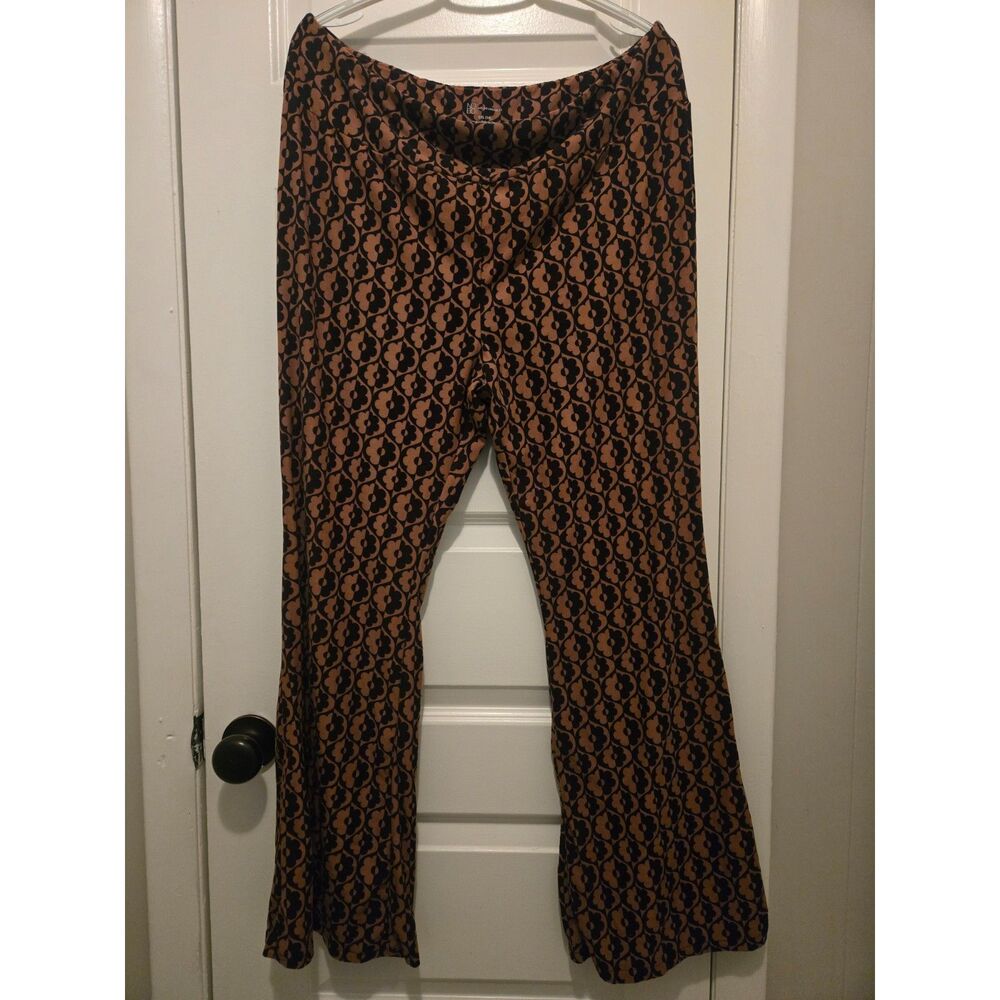 Brown and Black Floral Flare Leg Pants by No Boundaries size XXL (19)